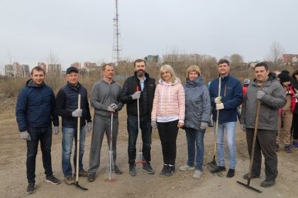 Областные депутаты вышли на  субботник  